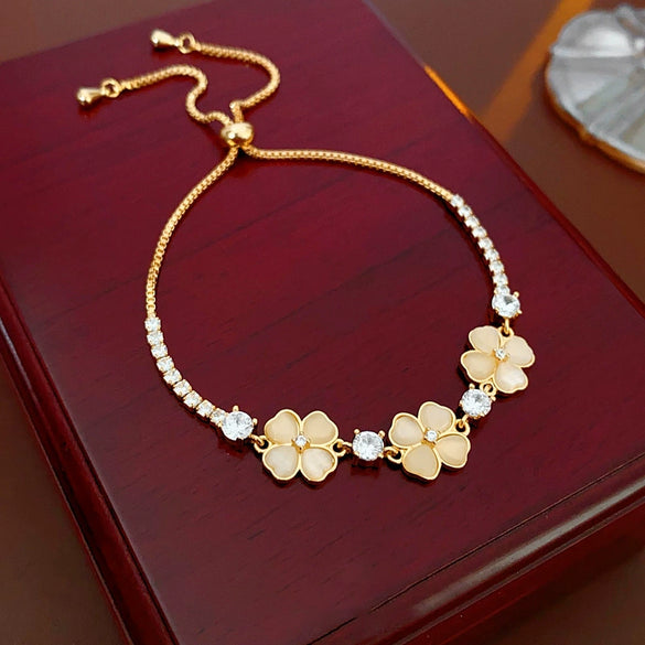 Wholesale Women's Copper Butterfly Animal Zodiac Zirconia Inlayed Bracelet With Light Luxury Niche Cold Wind Personality Joker Temperament