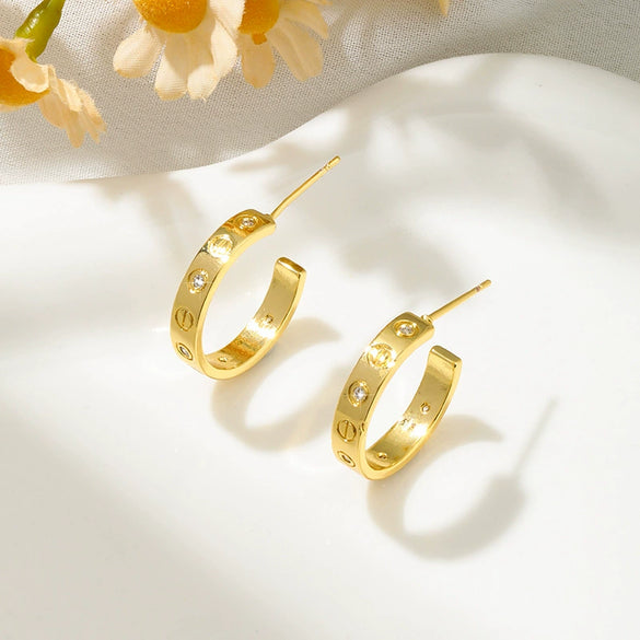 Wholesale Women's Copper Cshaped Geometric Earrings Electroplated Light Luxury Fashion Style