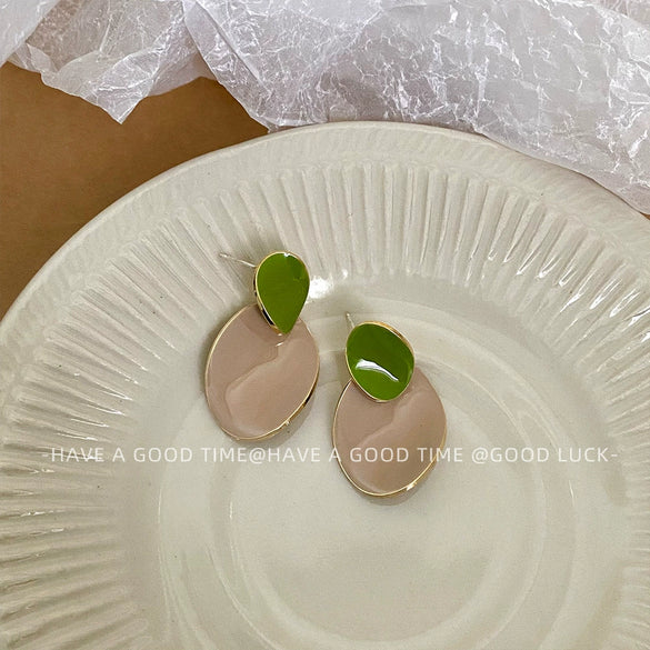 Wholesale Women's Copper Earrings Geometric Style Electroplating Oval Curved Morandi Oil Drop Design