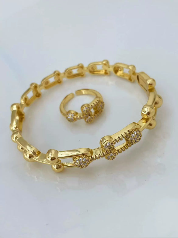 Wholesale Women's Copper Electroplated Geometric Hollow U Letter Bracelet