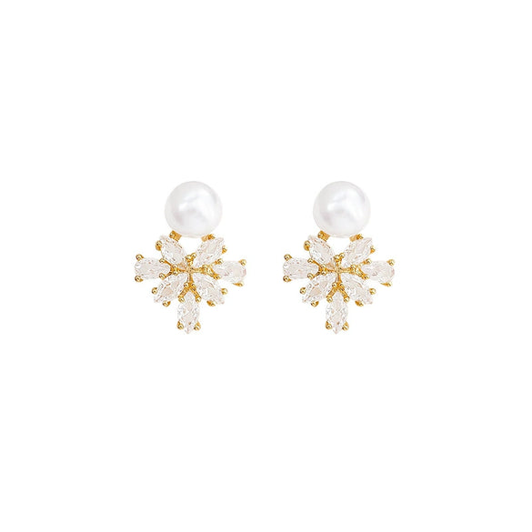 Wholesale Women's Copper Electroplated Maple Leaf Zircon Earrings Light Luxury Exquisite Highend Elegant Fashion Allmatch