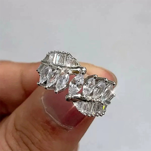 Wholesale Women's Copper Eyeshaped Zircon Ring With Geometric Design