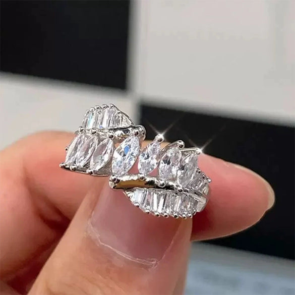 Wholesale Women's Copper Eyeshaped Zircon Ring With Geometric Design