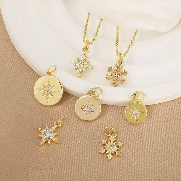 Wholesale Women's Copper Fashion Geometric Star Snowflake Pendant Necklace With Electroplating