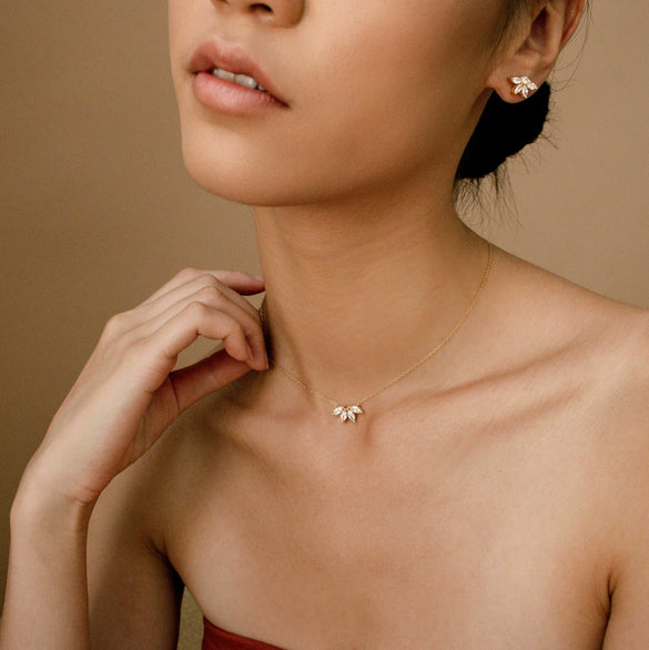 Wholesale Women's Copper Fishtail Flower Zircon Clavicle Chain With Horse Eye Pendant And Electroplating Mixed Gem Inlay