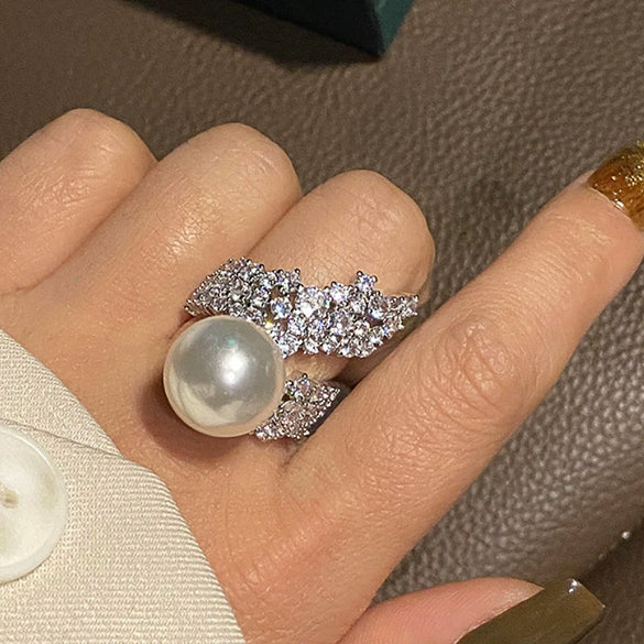 Wholesale Women's Copper Flower Geometric Type Zirconia Ring Highend Jewelry