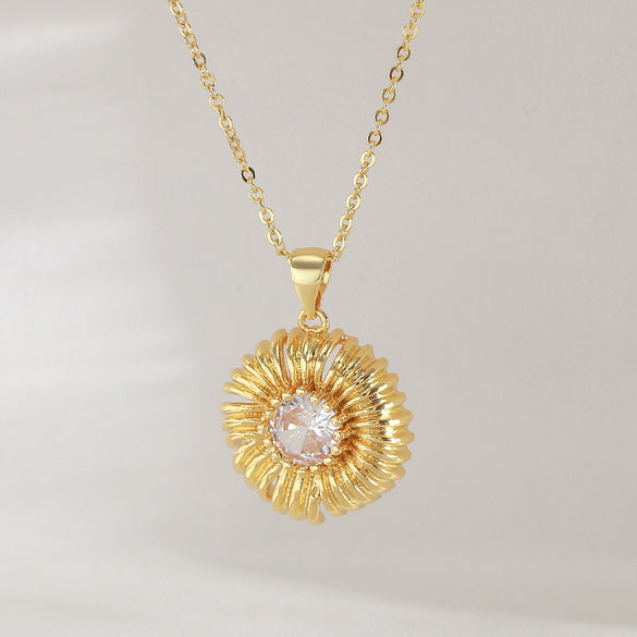 Wholesale Women's Copper Flower Necklace Electroplated With O Word Chain