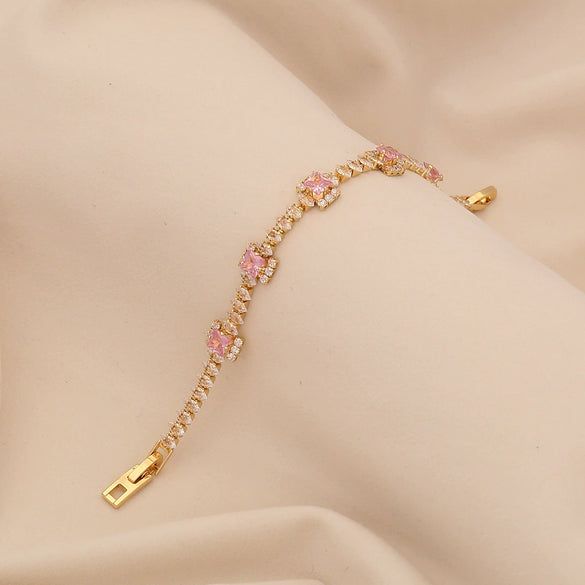 Wholesale Women's Copper Flower Pattern Electroplated Light Luxury Joker Style Zircon Bracelet