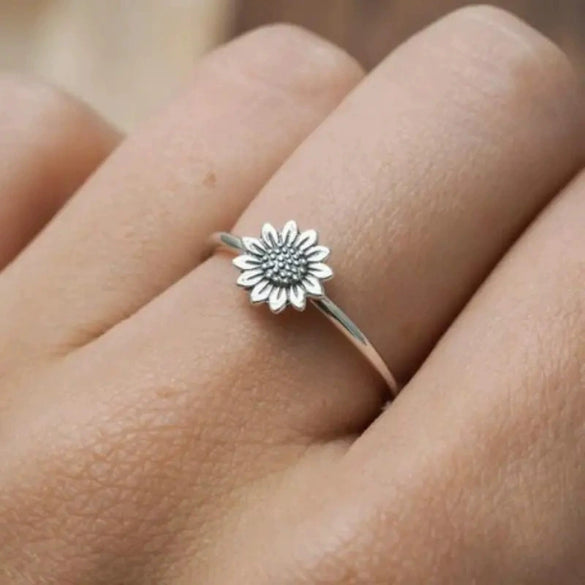 Wholesale Women's Copper Flower Ring With Electroplating Fashion Ol Style