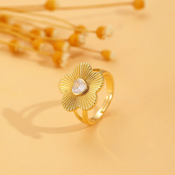 Wholesale Women's Copper Flower Ring With Electroplating Treatment