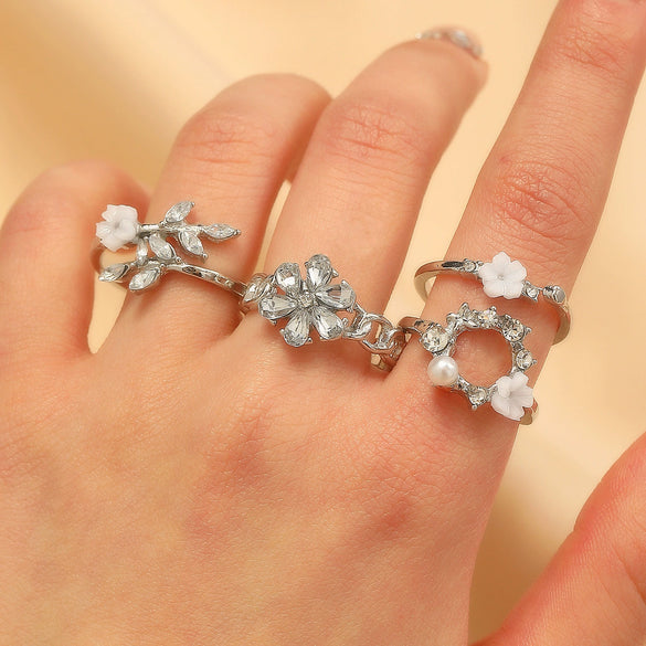 Wholesale Women's Copper Flower Ring With Electroplating Treatment