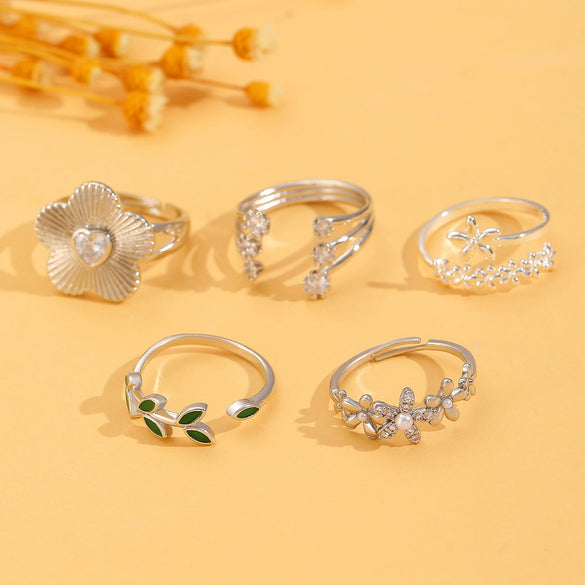 Wholesale Women's Copper Flower Ring With Electroplating Treatment