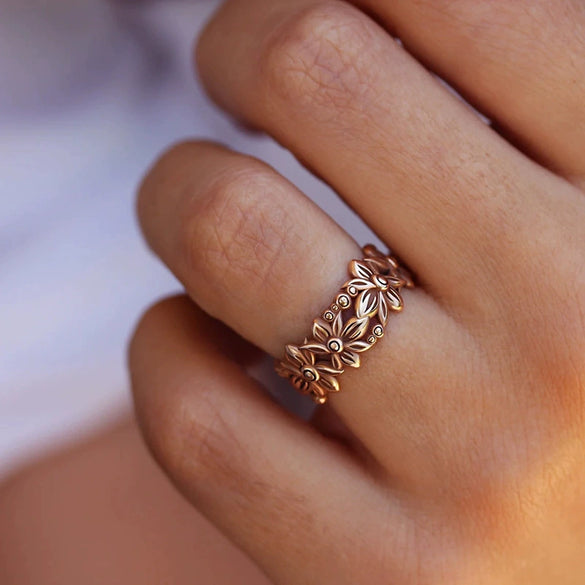 Wholesale Women's Copper Flower Ring With Electroplating