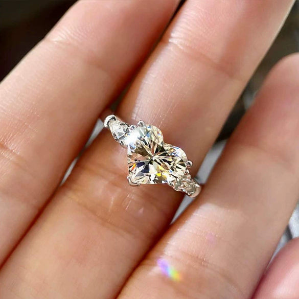 Wholesale Women's Copper Geometric Inlaid Zircon Heart Shaped Water Drop Ring