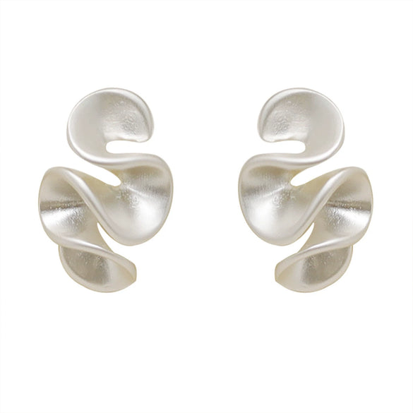 Wholesale Women's Copper Geometric Irregular Flower Earrings With Electroplating Treatment