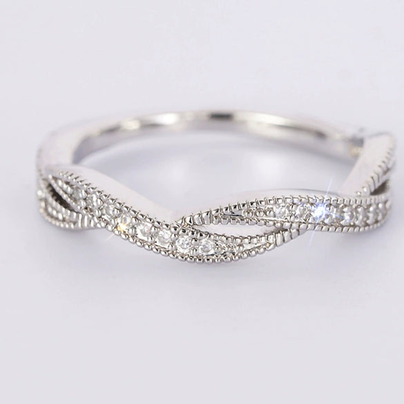 Wholesale Women's Copper Geometric Mobius Ring With Zirconia Light Luxury Style