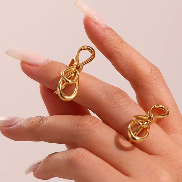 Wholesale Women's Copper Geometric Pattern Electroplated Cut Out Bow Ring Bracelet With Irregular Exaggerated Twisted Lines Simple Niche Design