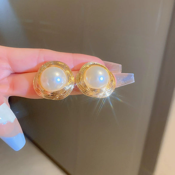Wholesale Women's Copper Geometric Pearl Earrings With Diamond Design Retro And Exquisite Style