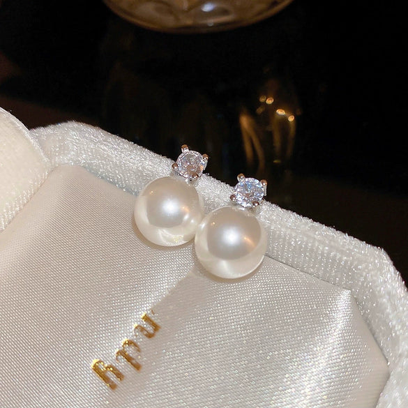 Wholesale Women's Copper Geometric Pearl Earrings With Diamond Design Retro And Exquisite Style