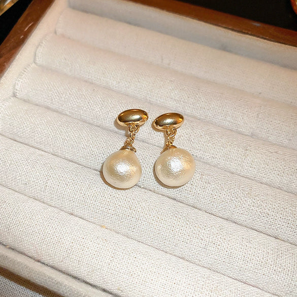 Wholesale Women's Copper Geometric Pearl Earrings With Diamond Design Retro And Exquisite Style