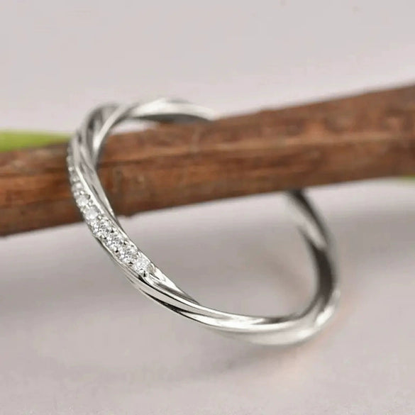 Wholesale Women's Copper Geometric Ring With Inlaid Zircon Simple Style Twist Rotating Design