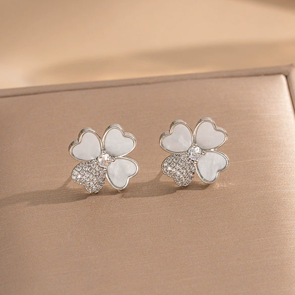 Wholesale Women's Copper Geometric Style Electroplated Fresh Flower And Lucky Grass Ear Studs And Earrings