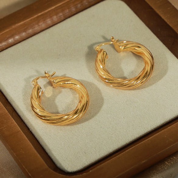 Wholesale Women's Copper Geometric Twisted O Shaped Earrings With Electroplating And Simple Fashionable Design