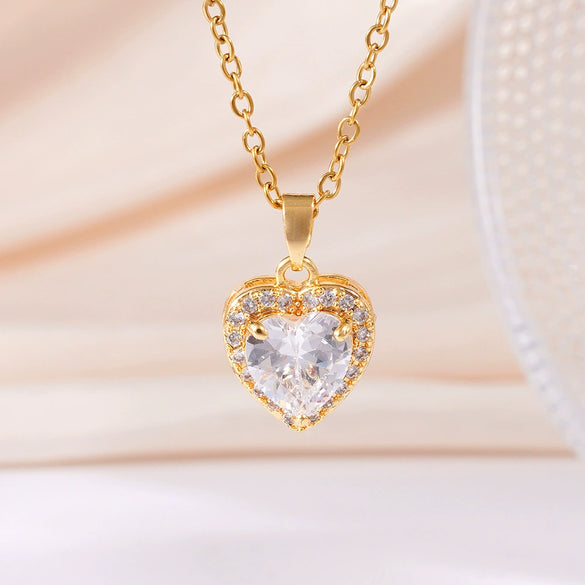 Wholesale Women's Copper Heart Shape Pendant Necklace With Mixed Gemstone Setting And Electroplating O Word Chain