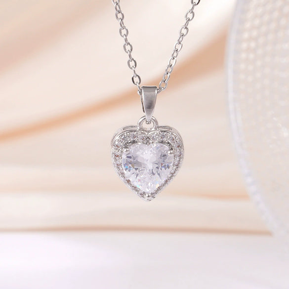 Wholesale Women's Copper Heart Shape Pendant Necklace With Mixed Gemstone Setting And Electroplating O Word Chain