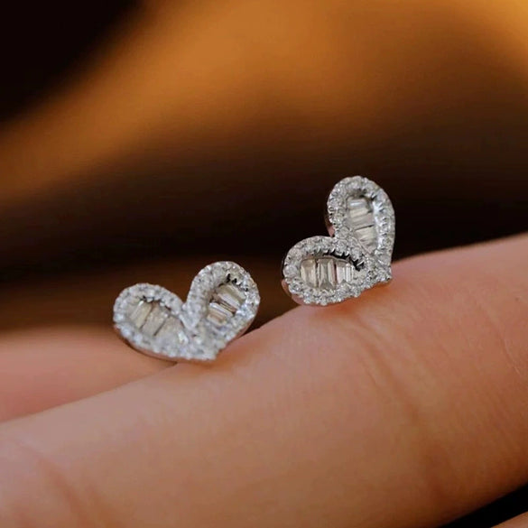 Wholesale Women's Copper Heartshaped Niche Style Earrings With Geometric Pattern And Inlaid Zircon