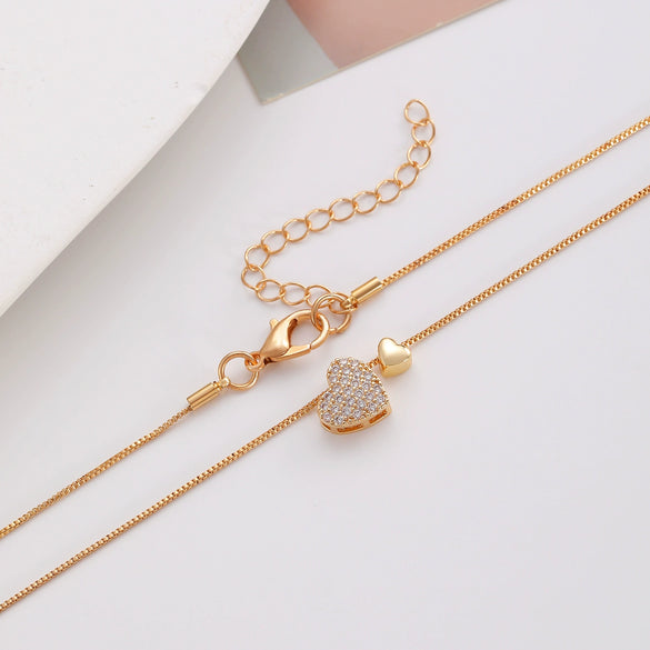 Wholesale Women's Copper Heartshaped Pendant Necklace With Electroplating Light Luxury Versatile Niche Design