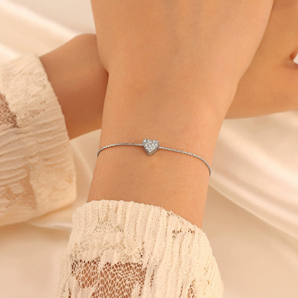 Wholesale Women's Copper Heartshaped Pendant Necklace With Electroplating Light Luxury Versatile Niche Design