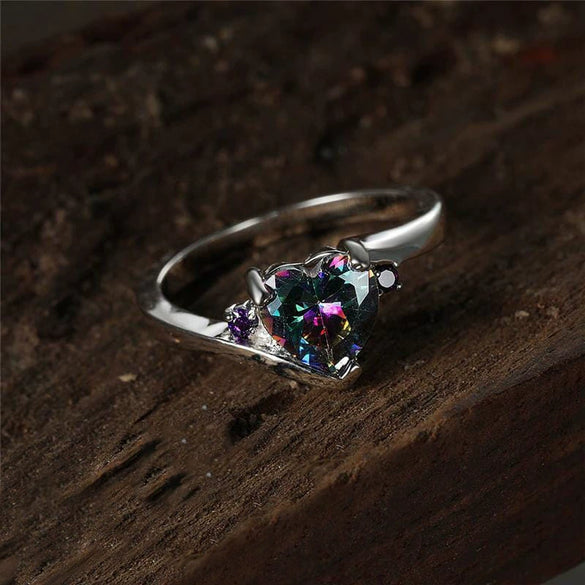 Wholesale Women's Copper Heartshaped Ring With Inlaid Zircon And Geometric Design