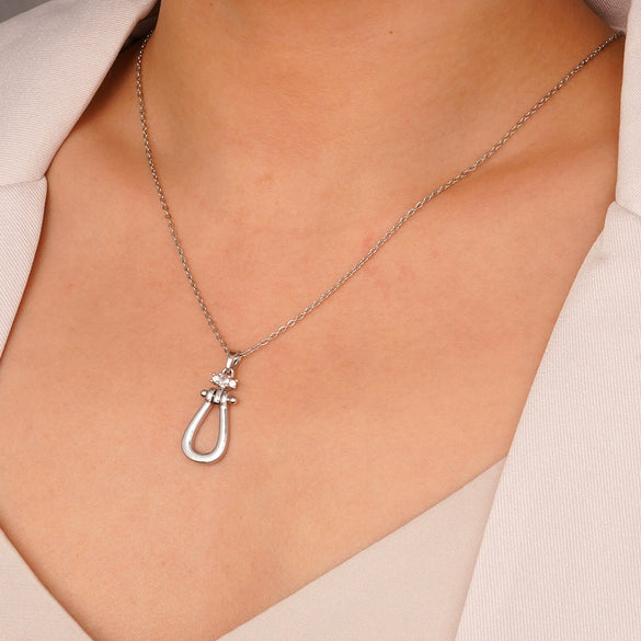 Wholesale Women's Copper Inlaid Zircon Geometric Horseshoe Buckle Pendant Necklace With Stainless Steel O Word Chain And Electroplating