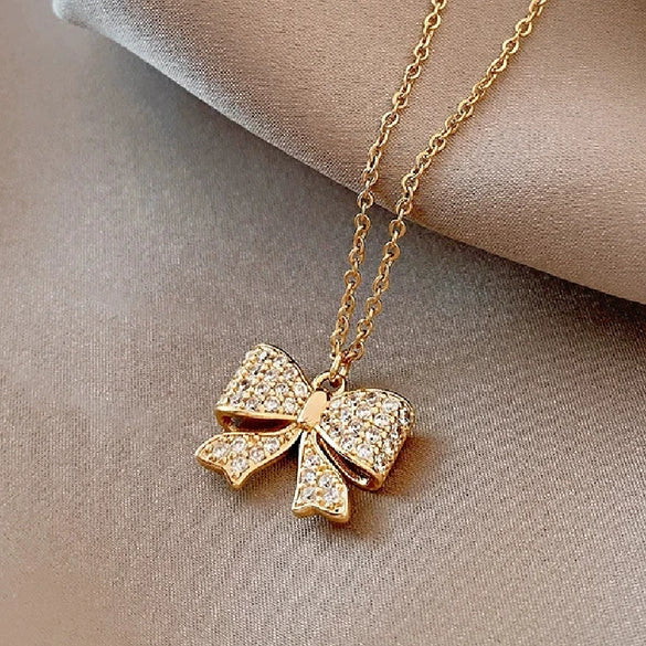 Wholesale Women's Copper Inlaid Zircon Geometric Pendant Necklace With Stainless Steel Box Chain