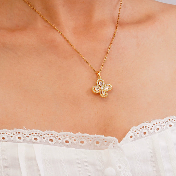 Wholesale Women's Copper Necklace With Electroplating Fourleaf Clover Flower Pendant Inlaid With Zircon Light Luxury Style