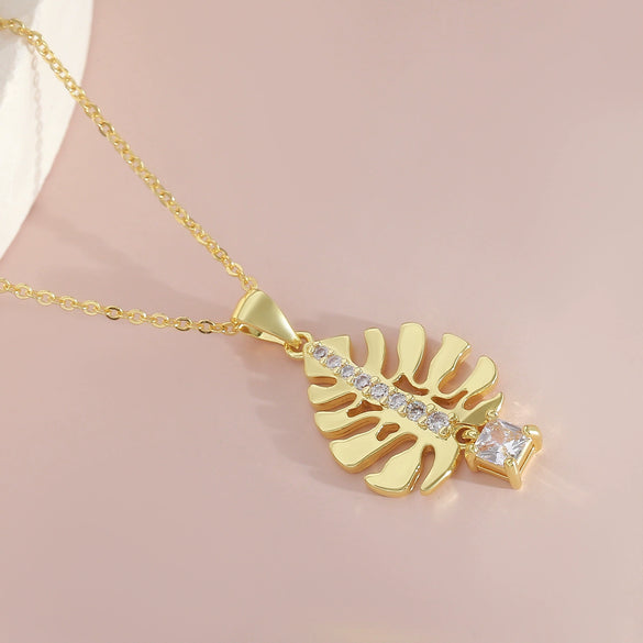 Wholesale Women's Copper O Word Chain Leaf Pattern Electroplated Casual Necklace