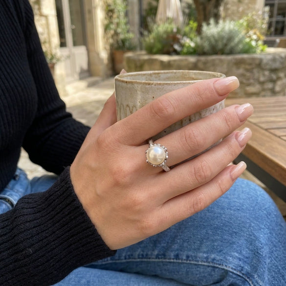 Wholesale Women's Copper Pearl Ring With Diamondencrusted Design And Geometric Pattern Electroplated In Modern Minimalist Style