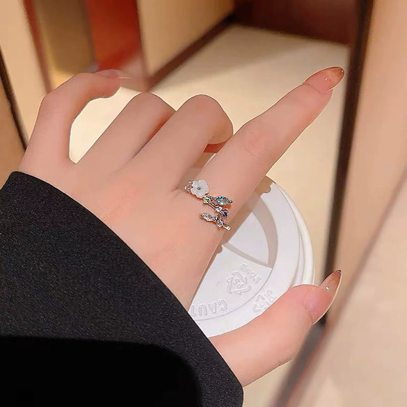 Wholesale Women's Copper Retro Geometric Flower Open Ring With Electroplating