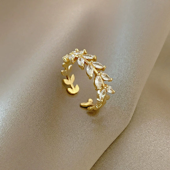 Wholesale Women's Copper Ring With Geometric Heart Shape Flower And Bow Patterns Retro Niche Design Electroplating Process