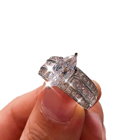 Wholesale Women's Copper Ring With Geometric Style And Inlaid Zircon