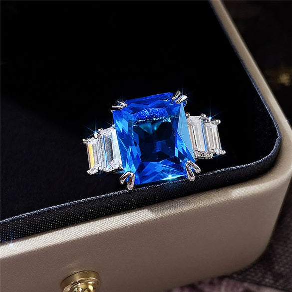 Wholesale Women's Copper Ring With Geometric Zircon Design
