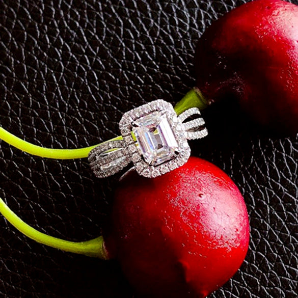 Wholesale Women's Copper Ring With Geometric Zircon Design