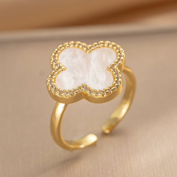 Wholesale Women's Copper Ring With Micro Inlaid Zircon And Geometric Pattern In Simple Style 18K Gold Plated Four Leaf Clover Shape
