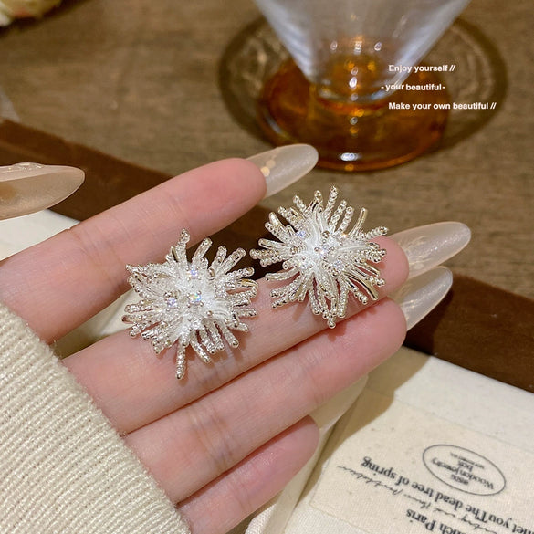 Wholesale Women's Copper Stud Earrings With Geometric Design Microinlaid Zircon And Electroplated 925 Silver Needle Flower Style