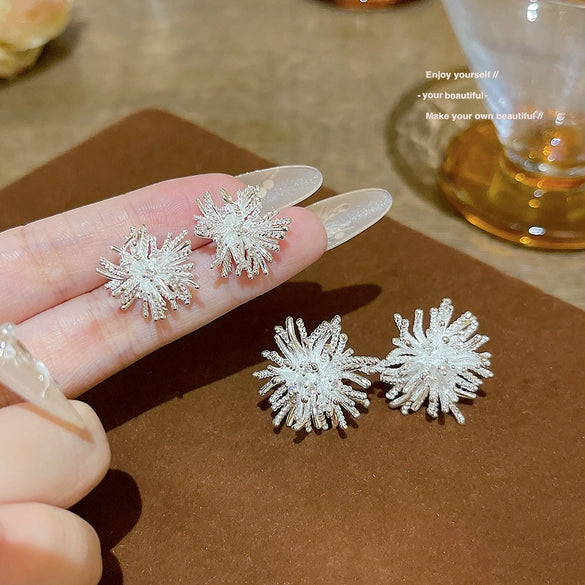 Wholesale Women's Copper Stud Earrings With Geometric Design Microinlaid Zircon And Electroplated 925 Silver Needle Flower Style