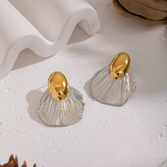 Wholesale Women's Creative Geometric Asymmetrical Striped Leaf Stainless Steel Earrings With Pvd Furnace Vacuum Real Gold Plating Jewelry Accessories