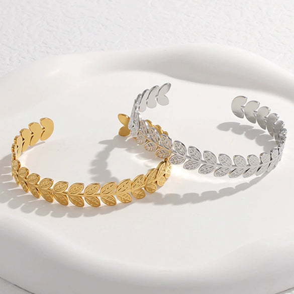 Wholesale Women's Creative Stainless Steel Leaf C Shaped Opening Adjustable 18K Gold Plated Bracelet With Electroplating Treatment