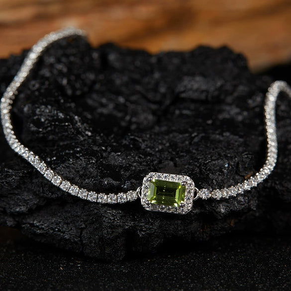 Wholesale Women's Crystal And 925 Sterling Silver Geometric Style Necklace Pendant Set With Gems And Cross Chain