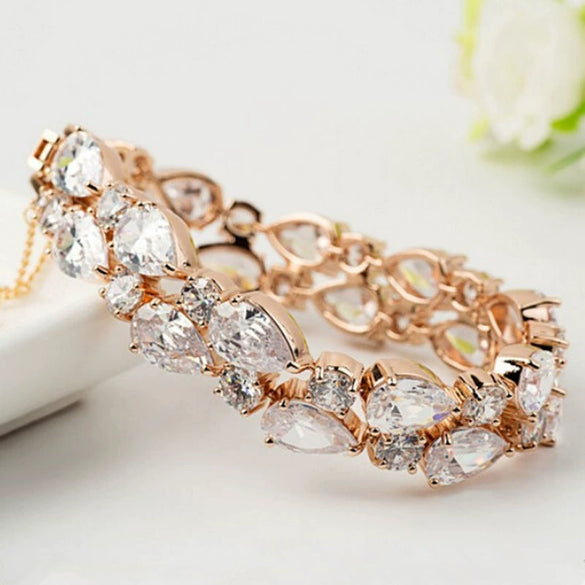 Wholesale Women's Crystal Bracelet With Drop Shape Made Of Environmental Protection Copper And Glass